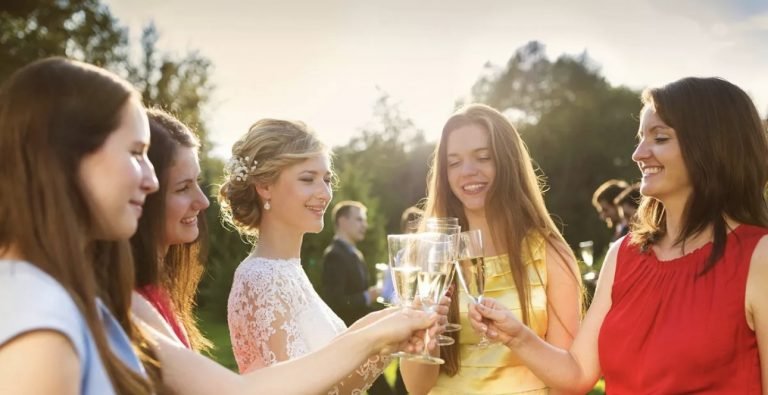 Does wearing red to a wedding mean you slept with the groom?